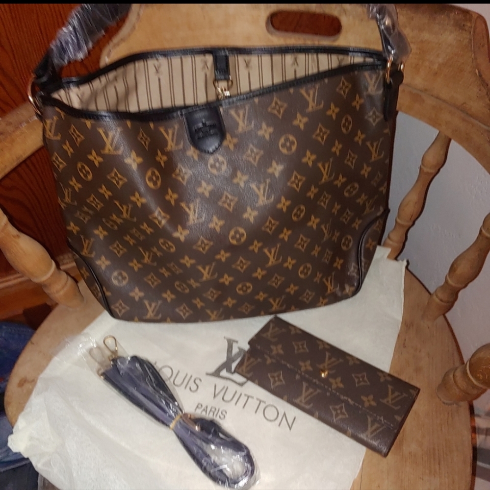 Brand New Matching Wallet & Handbag